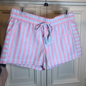 Women’s Vineyard Vines striped shorts